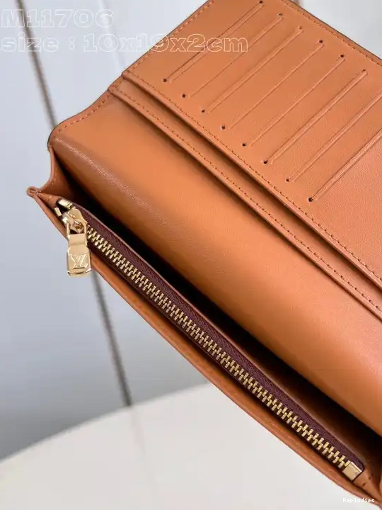 Cheap VUITTON BRAZZA LOUIS WALLET-10*19*2cm 0626